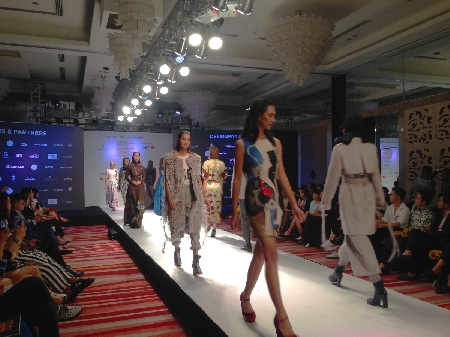 Cùng nhau nhìn lại tuân lễ thời trang Việt Nam 2016